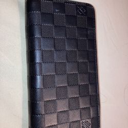Authentic LV Zippy Wallet 