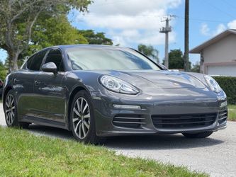 2016 Porsche Panamera 4 edition
