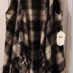Plaid Black/White Sleeveless Hooded Vest (NWT)
