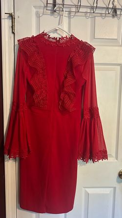 NEW WITH TAGS Fashion Nova “The Classy Type” Red Lace Midi Dress – Large
