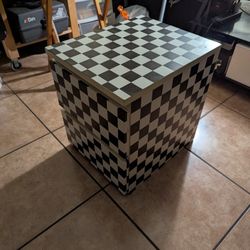 Checkered Pattern Bedroom Nightstand 