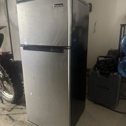 Magic Chef Refrigerator