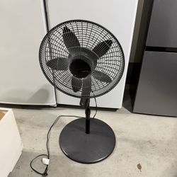 Lasko Tower Fan – Powerful, Quiet, Excellent Condition