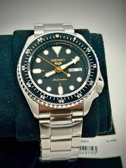 Seiko 5 Sports โRetro Color Collectionโ SRPK13