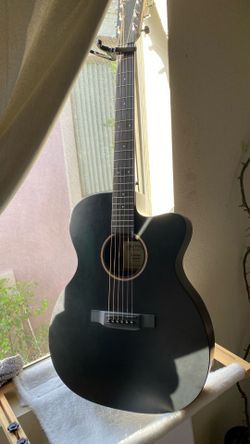 Elect-acoustic Martin & Co guitar