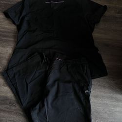 4 Pairs Of Black Stretchy Scrubs. Decent Condition. Perfect For Office Or Vet