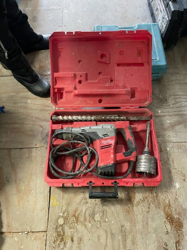 Milwaukee 1300w 2 Mode SDS Max rotary Hammer
