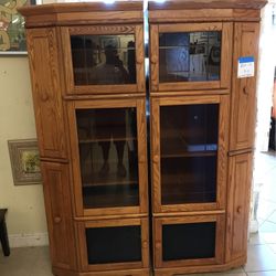 2 Entertainment Center towers