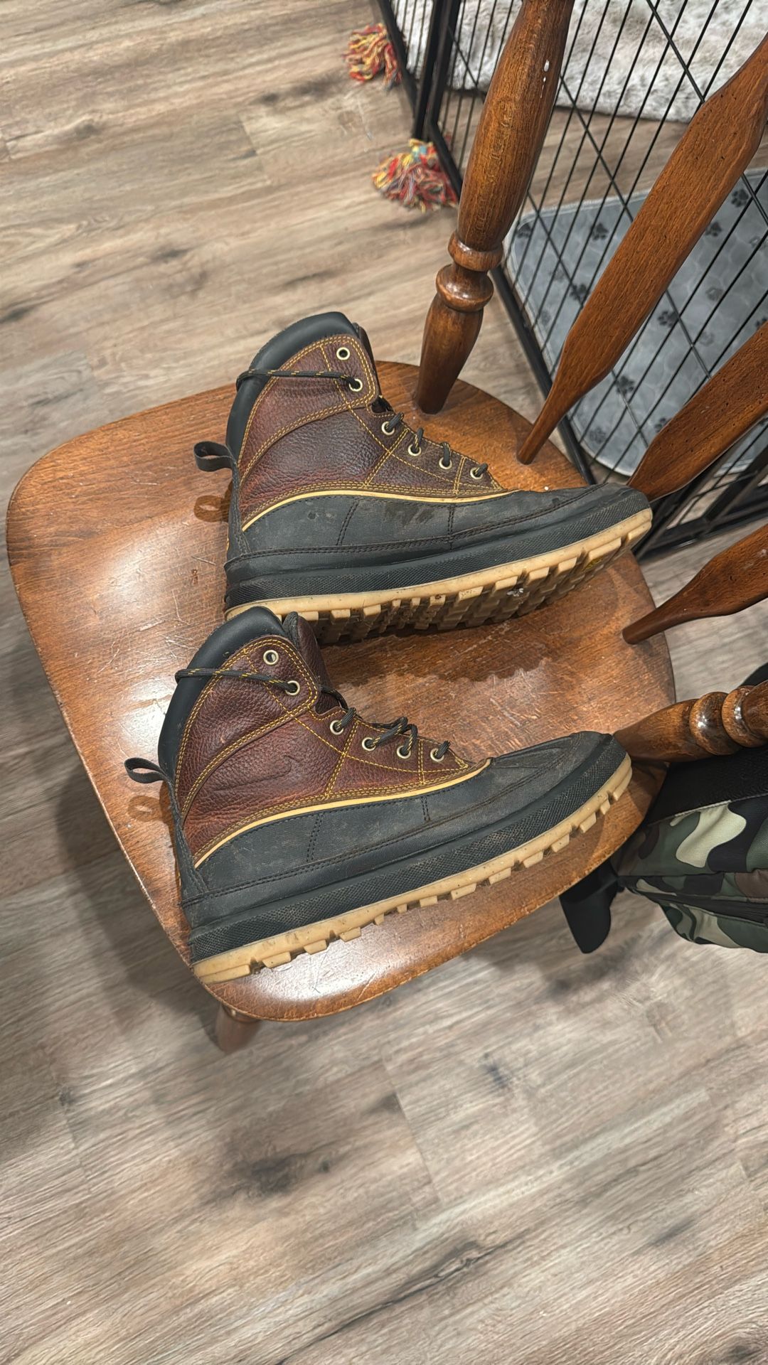 Nike ACG duck Toe Hiking Boot Size 8.5