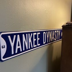 Really Nice High Quality Metal New York Yankees Dynasty Avenue Street Sign