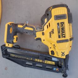 Dewalt 16 Guage 20v. Cordless,brushless, Angled Finish Nailer