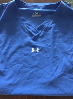 Girls Under Armour Sports Shirt (size: Youth Lg)
