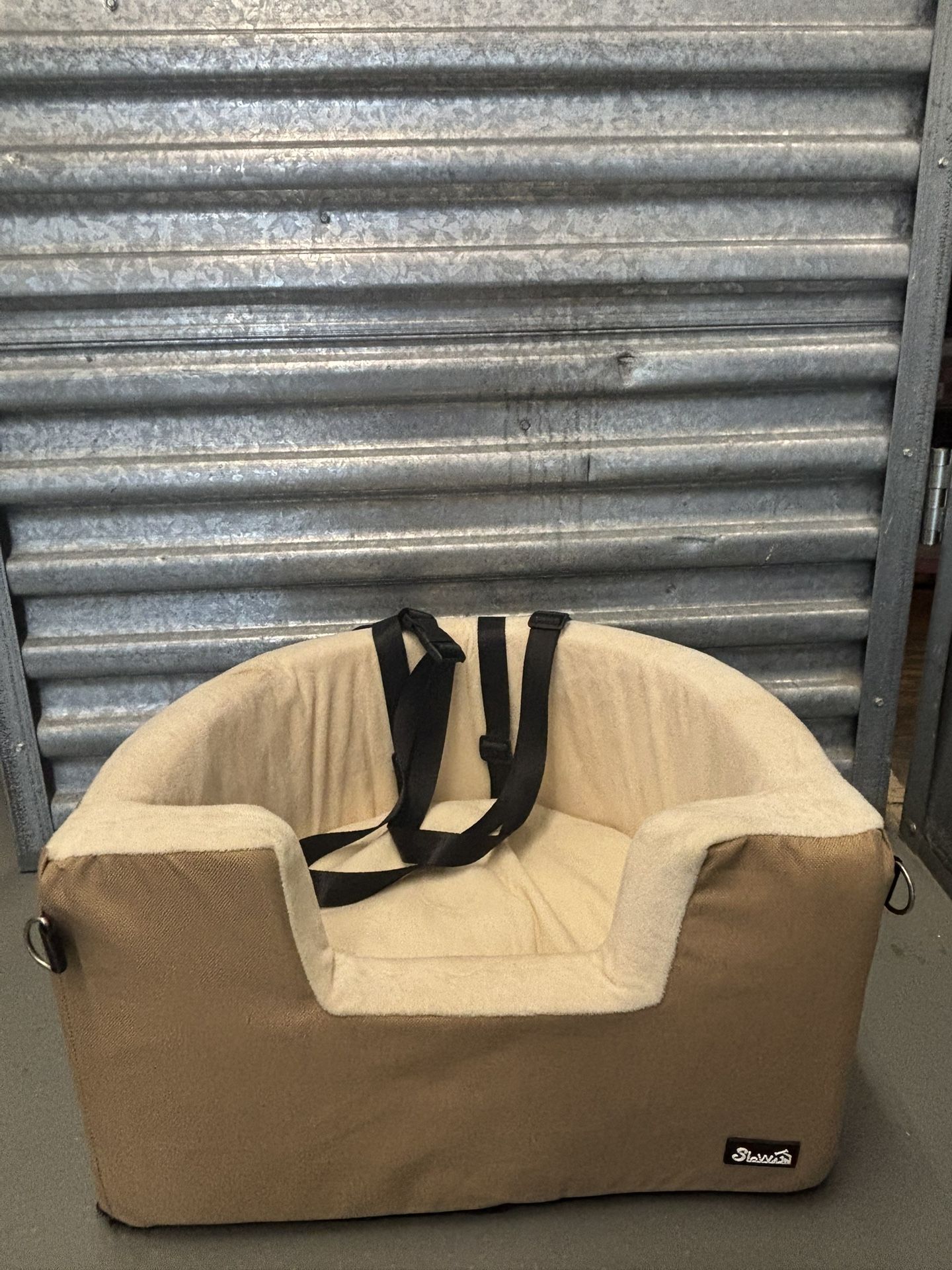 Dog Car Seat- For Dogs Up To 18lbs- Must Go