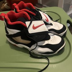 Men Deion sanders Nikes size 9
