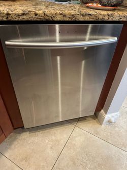 Stainless Steel Built-In Dishwasher