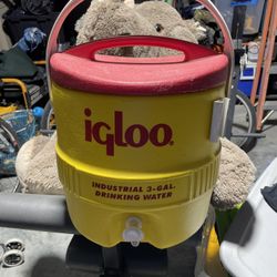 Igloo 3 Gallon Cooler 