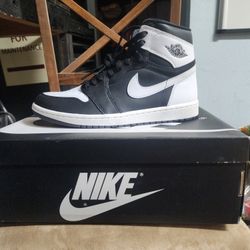 Jordan 1 Retro High OG Black And White 
