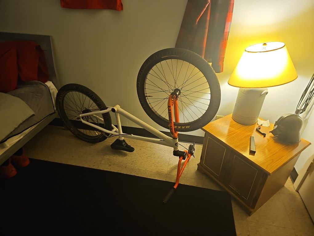 24 invh se bmx