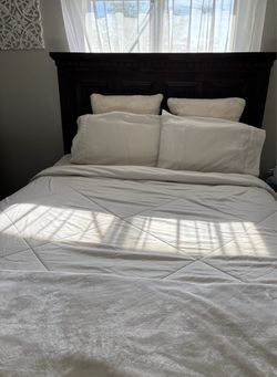 Bedroom set