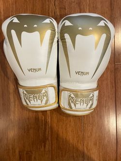 Venum Giant 3.0 Boxing Gloves
