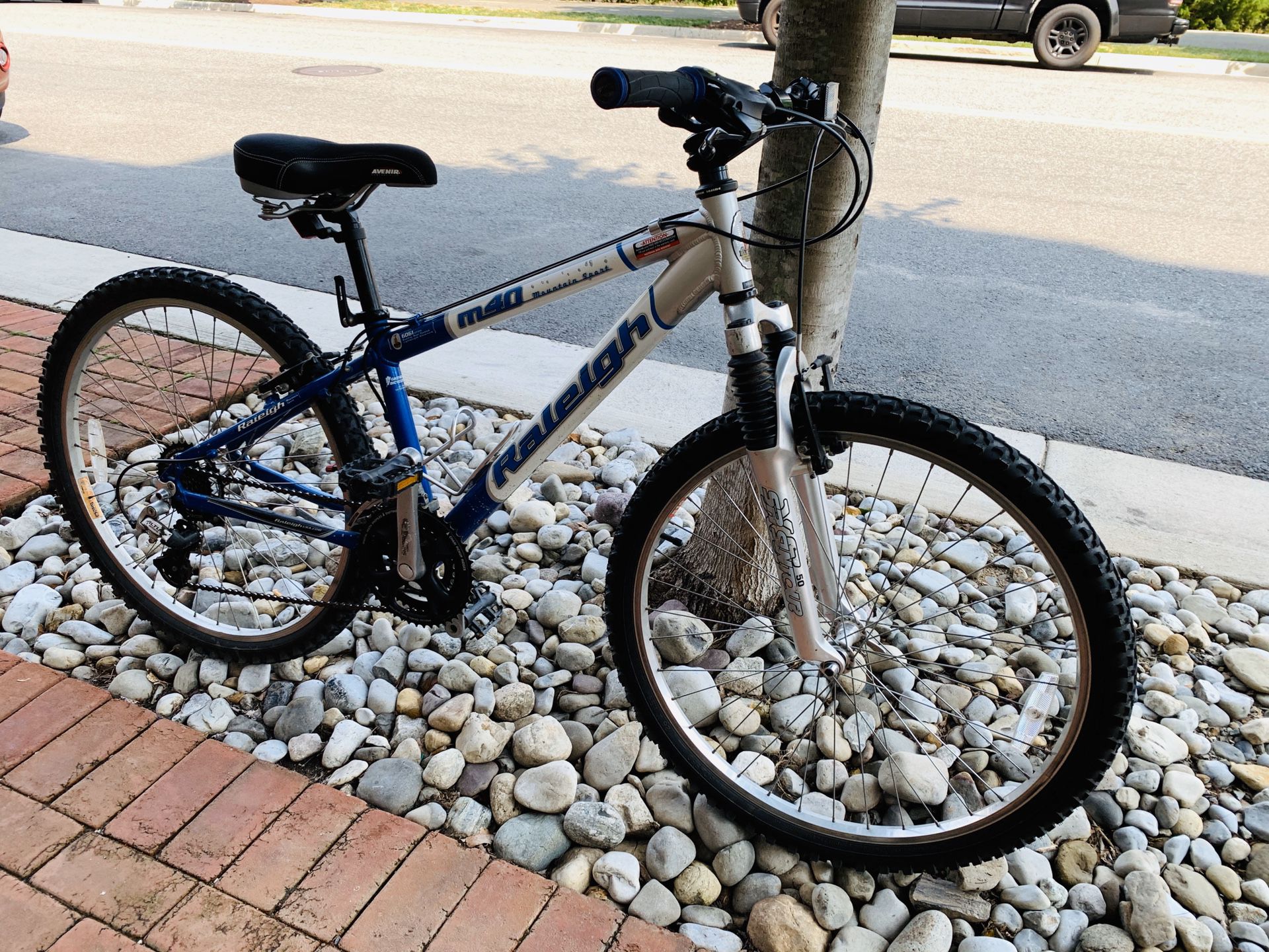 26” Raleigh M40 Mountain Bike