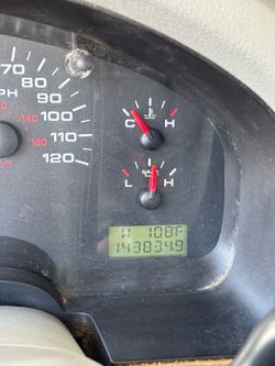 F-150 -2004    Título limpio 143000 millas