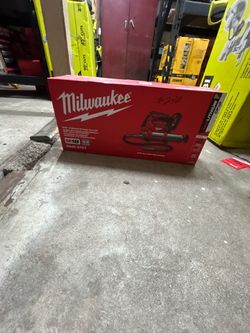 Milwaukee MIB 2-Speed Grease Gun Kit