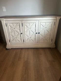 Dining Server