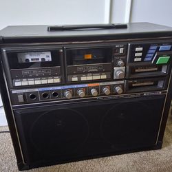 Panasonic 8 Track Cartirdge Player/cassette Recorder RQ-84