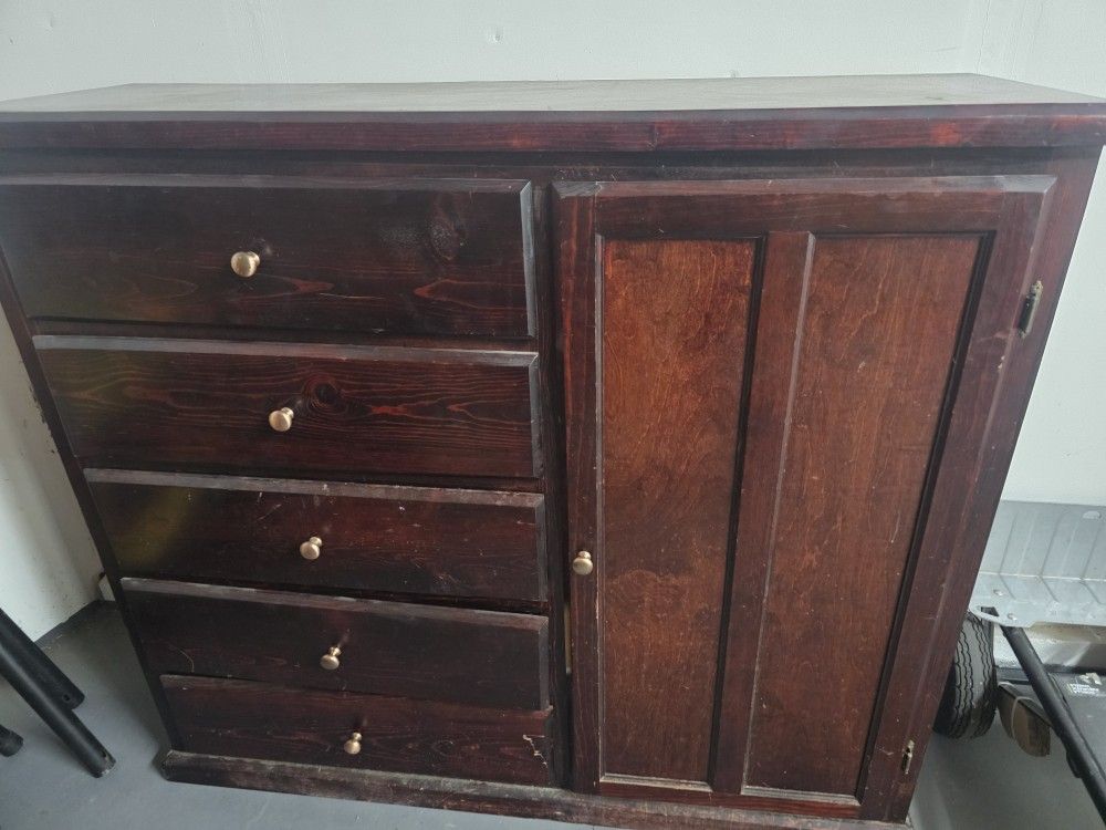 Wood Dresser