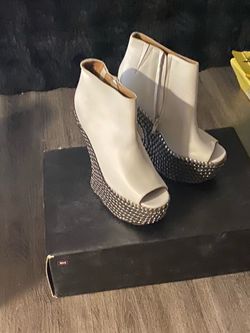 Size 10 Girl heel