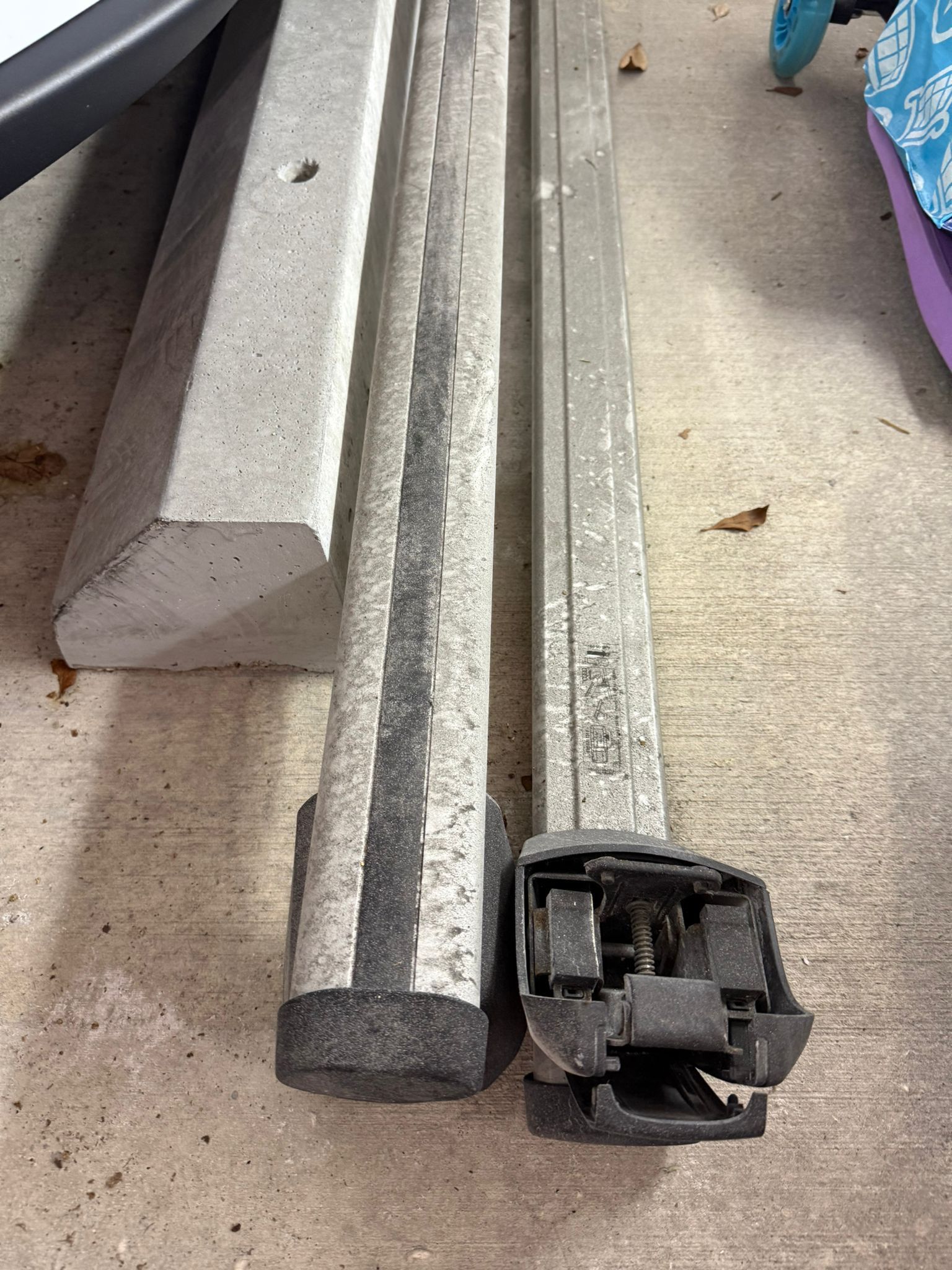 Audi Roof Rack Cross Bars for Audi Q5 (pair) – Fits 2012 & many 2009-2017 models