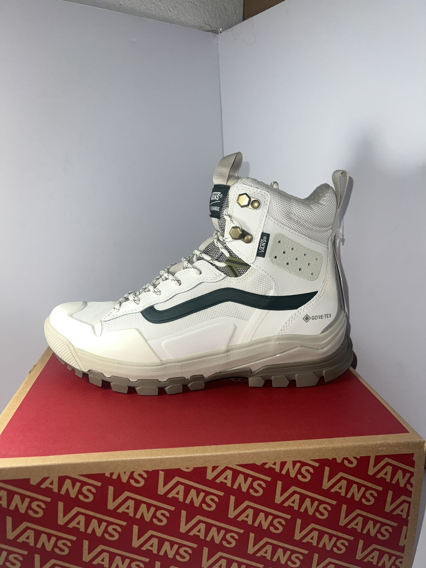 Brand New VANS UltraRange Exo Hi GORE-TEX MTE-3 Shoe Size 8 Mens /Women’s 9.5W
