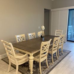 Basset Store Dinning Room Table With 8 Chairs