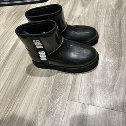 Uggs 7 Women’s 