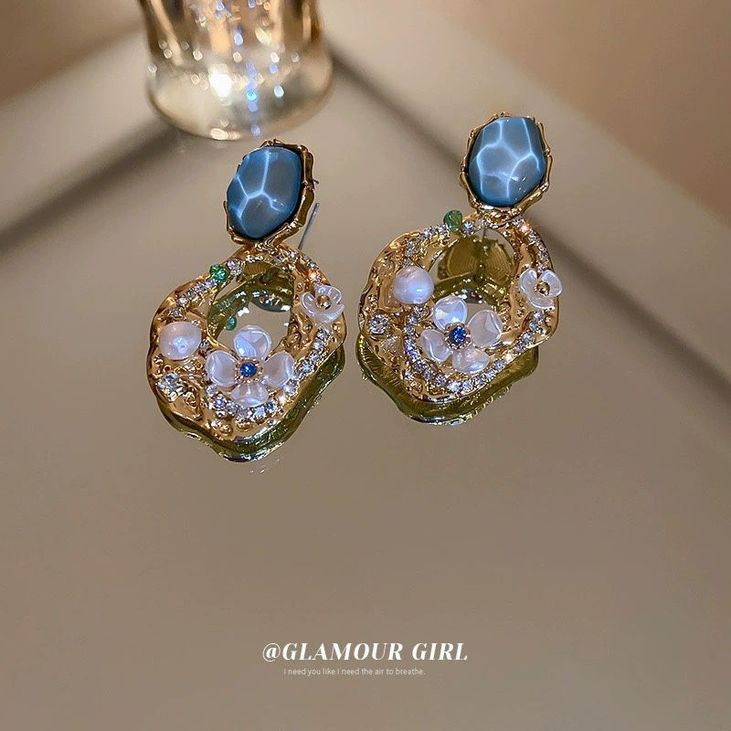 Silver needle square diamond flower pearl pleated hollow earrings fashion niche design earrings ethnic style earrings