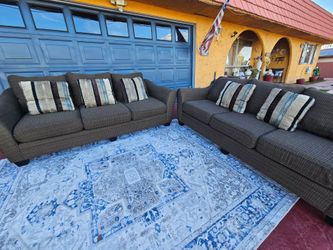 Beautiful Set 2 Couches with pillow totally Deep Clean Good Condition No Stains No Smell modern furniture