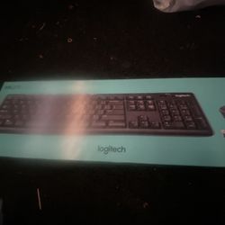 Logitech Wireless Key Board And Mouse