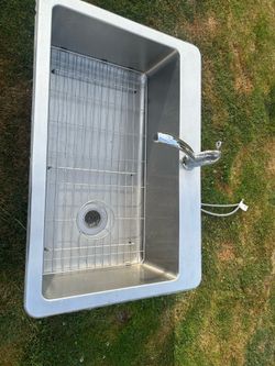 Stainless steel sink