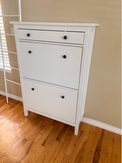 Shoe cabinet
