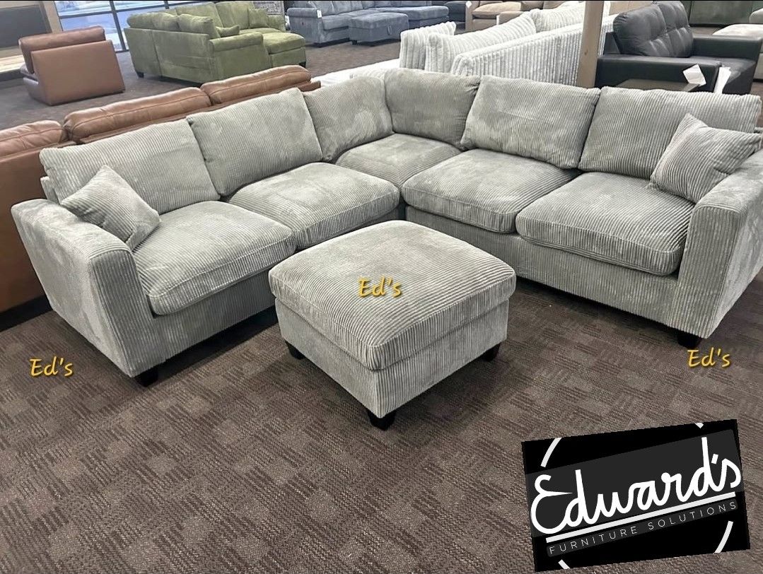 BRAND NEW 4PCS SECTIONAL SOFA SET WITH OTTOMAN AND ACCENT PILLOW INCLUDED $549