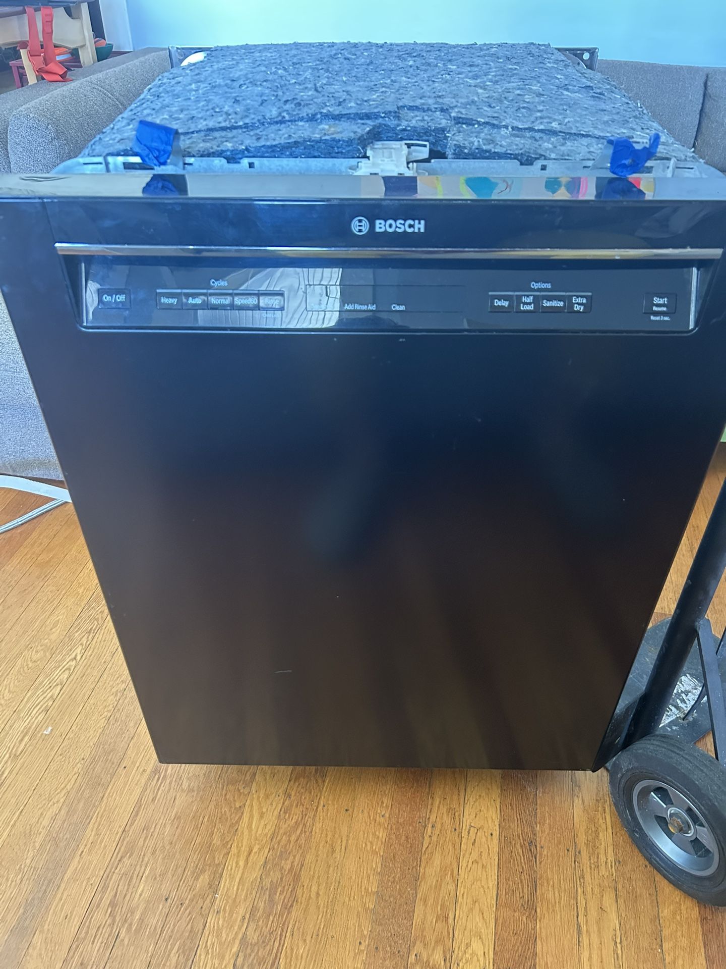 Bosch 300 Series 24-inch Dishwasher