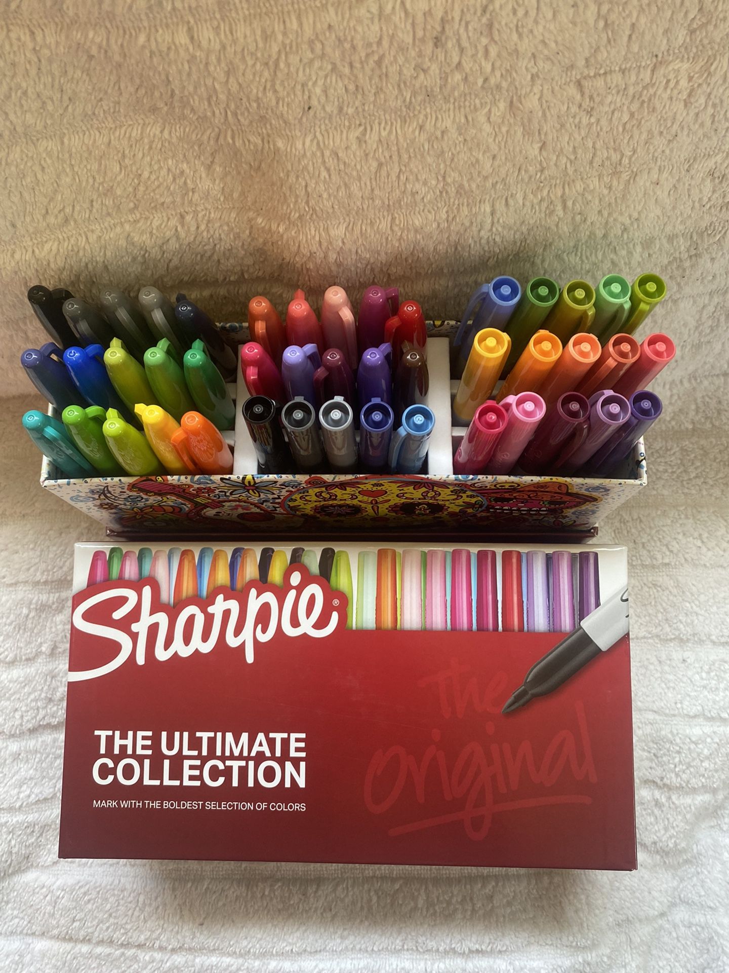 Sharpie The Ultimate Collection Permanent Markers 45 Piece 25 fine 20 ultra  fine for Sale in Snohomish, WA - OfferUp