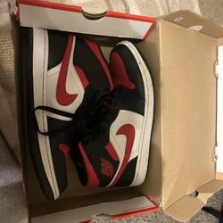 Air Jordan 1 Mid “Bred Toe” – Size 11 
