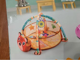 New baby tummy time / ball pit