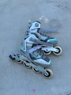 Women’s rollerblades size 8