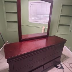 Drawer Dresser And Mirror