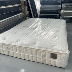 QUEEN SIZE KING KOIL NATURAL COLLECTION PILLOW TOP MATTRESS & BOX SPRING BED SET