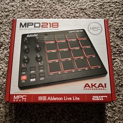 Akai MPD218 - Midi Pad Controller  