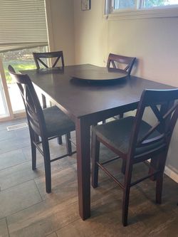 Dining Room Table and Chairs